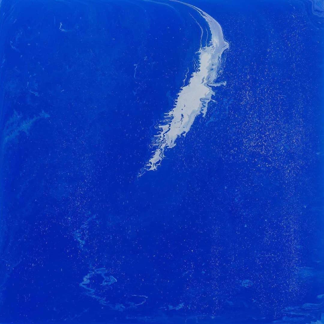 蓝色漂浮